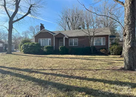 708 Mount Olive Church Rd, Newton, NC 28658