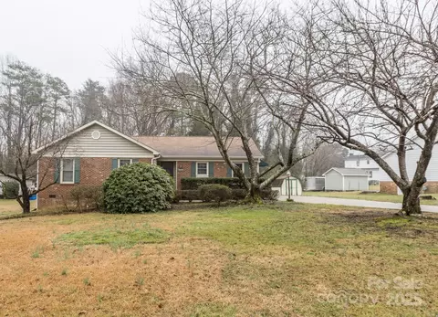 2408 Winterfield Dr, Gastonia, NC 28056