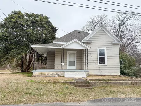 112 Aiken St, Chester, SC 29706