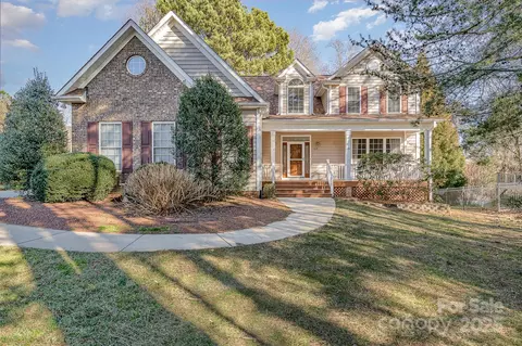 125 Cherokee Dr, Mooresville, NC 28117