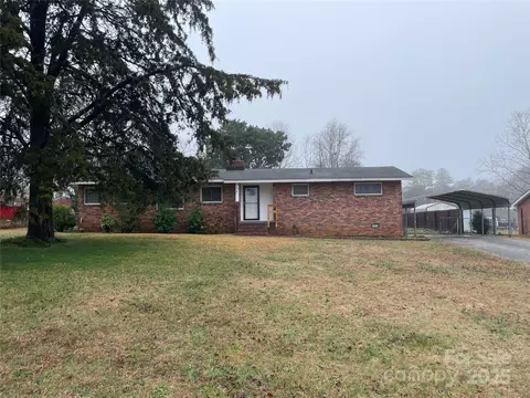 208 Belvue Dr, Union, SC 29379