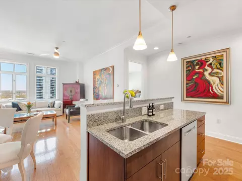 230 S Tryon 1111 St #1111, Charlotte, NC 28202