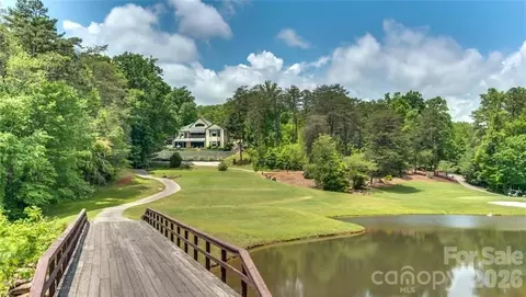 172 Summer Morning Ct, Lake Lure, NC 28746