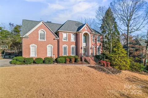 4608 Snow Dr, Harrisburg, NC 28075