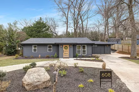 608 Kenlough Dr, Charlotte, NC 28209