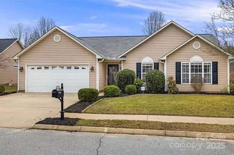 143 S Sunberry Trl, Fletcher, NC 28732