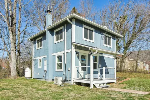 120 Stone Dr, Swannanoa, NC 28778
