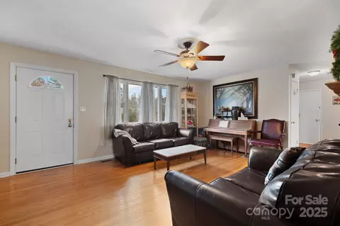 Living - 9257 Mull Rd, Vale, NC 28168 photo 3 of 5