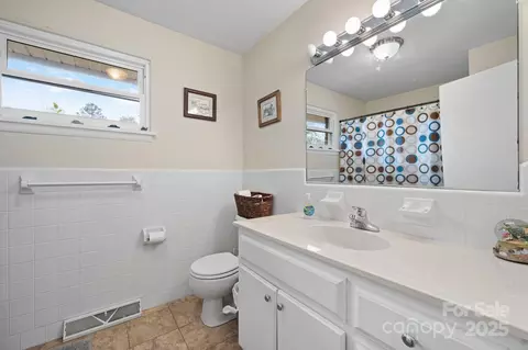 Bath - 9257 Mull Rd, Vale, NC 28168 photo 1 of 2