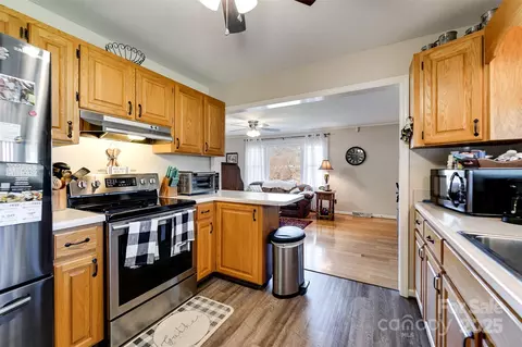 Kitchen - 45 Hill Top Dr, Sylva, NC 28779 photo 4 of 4