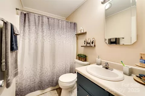 Bath - 45 Hill Top Dr, Sylva, NC 28779 photo 1 of 1
