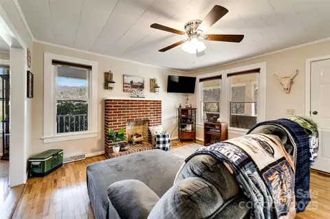 Living - 45 Hill Top Dr, Sylva, NC 28779 photo 3 of 4