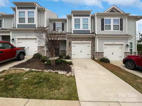 665 Cypress Glen Ln, Clover, SC 29710