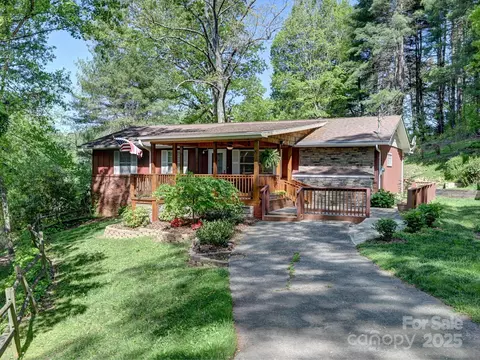 6 Westridge Ct, Asheville, NC 28806
