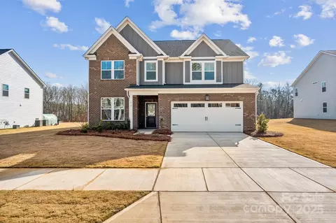 419 Balboa St, Matthews, NC 28104