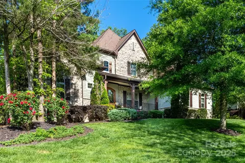 16805 Reinsch Dr, Davidson, NC 28036