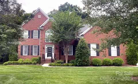 9900 Royal Colony Dr, Waxhaw, NC 28173