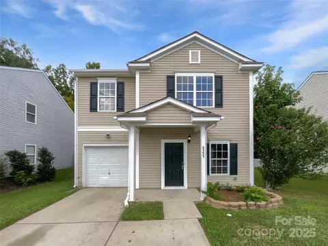 8353 Ainsworth St, Charlotte, NC 28216