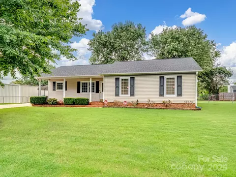 12005 Charing Grove Ln, Charlotte, NC 28273