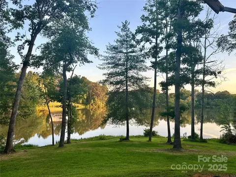 155 Falls Ave, Granite Falls, NC 28630