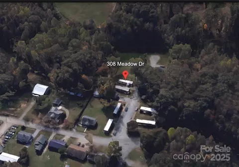 308 Meadow Dr, Lexington, NC 27295