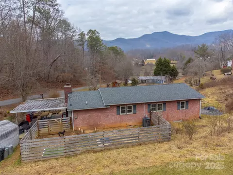 195 Lee St, Sylva, NC 28779 photo 2