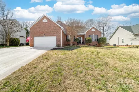 3851 Yellow Jasmine Dr, Gastonia, NC 28056
