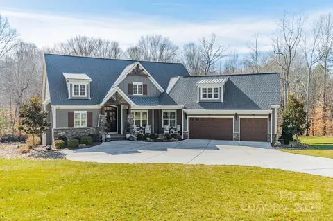 571 Firefly Ln, Iron Station, NC 28080