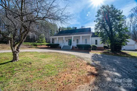 246 Jerry Crump Rd, Lincolnton, NC 28092
