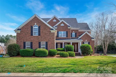 714 Castlestone Ln, Matthews, NC 28104