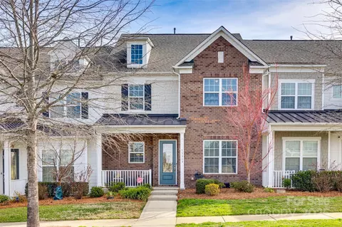 13319 Jacks Ln, Pineville, NC 28134