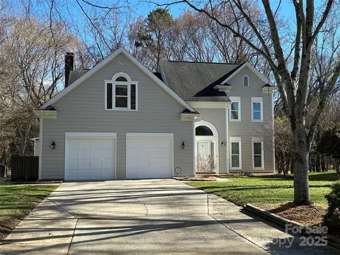 10207 Summer House Ct, Charlotte, NC 28210