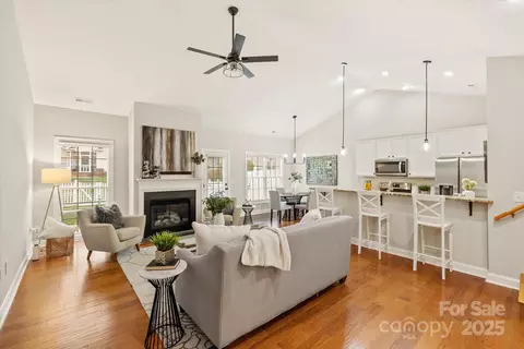 1055 Curry Way, Matthews, NC 28104