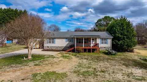 1818 Valley Springs Se Dr SE, Conover, NC 28613