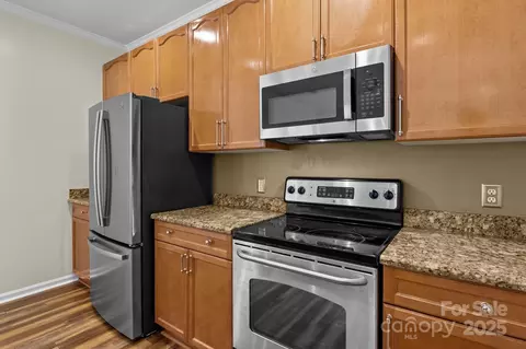 Kitchen - 1127 Central Park Cir, Davidson, NC 28036 photo 4 of 5