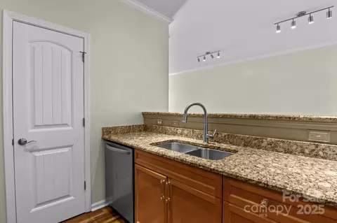 Kitchen - 1127 Central Park Cir, Davidson, NC 28036 photo 3 of 5