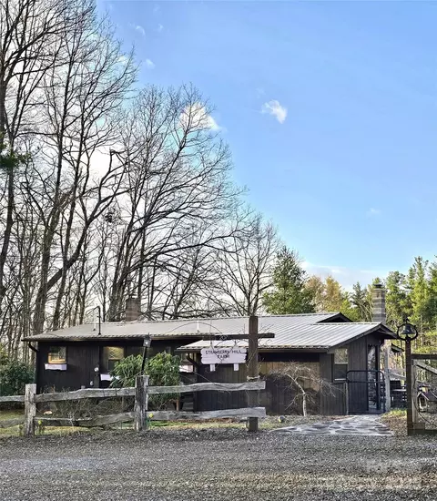 207 Strawberry Hill Ln, Burnsville, NC 28714