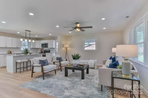 3617 12th Street Ne Dr NE, Hickory, NC 28601
