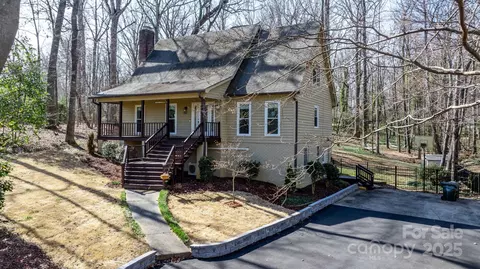 608 Bubbling Well Rd, Matthews, NC 28105