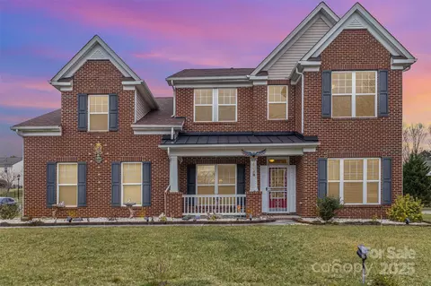 5828 Kelyn Hills Dr, Charlotte, NC 28278