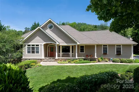 42 Pine Acre Blvd, Asheville, NC 28804