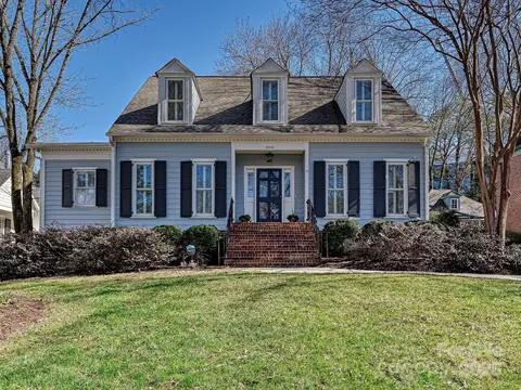 3915 Ayscough Rd, Charlotte, NC 28211