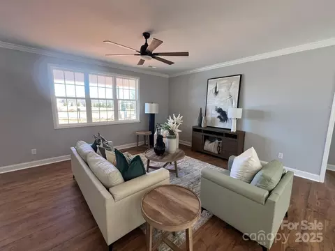 612 Carolina Ave, Yadkinville, NC 27055