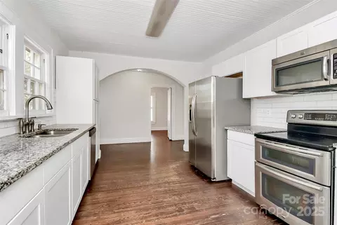 Kitchen - 1101 Lancaster Ave, Monroe, NC 28112 photo 2 of 3