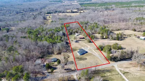 2159 Greenleaf Rd, Clover, SC 29710 photo 2