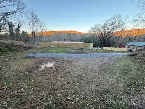 3109 Fulton Rd, Franklin, NC 28734 photo 9