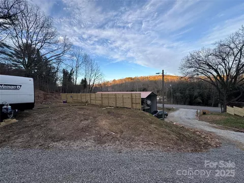 3109 Fulton Rd, Franklin, NC 28734 photo 10