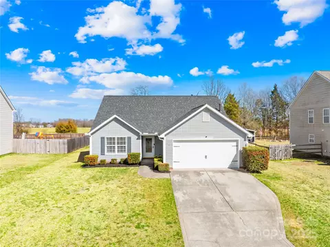 414 Glencroft Dr, Wingate, NC 28174