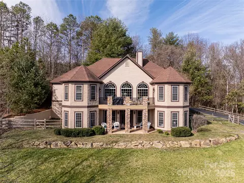 15 Magnolia Hill Ct, Asheville, NC 28806
