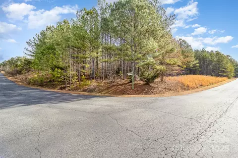 100 Riverview Dr, Mooresboro, NC 28114